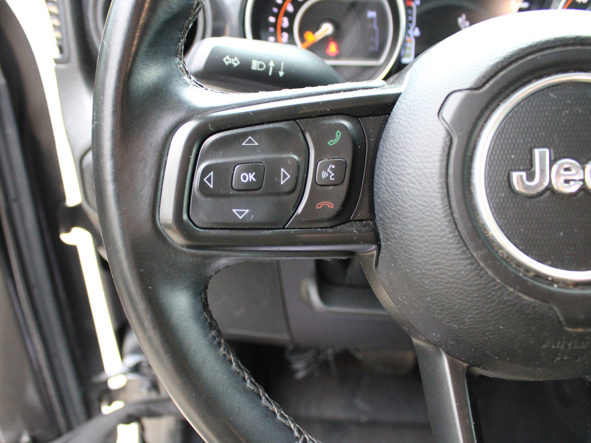 Used 2022 Jeep Gladiator Sport AWD/4WD image 16