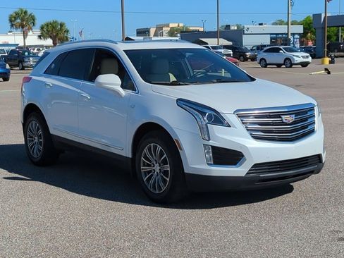 Used 2017 Cadillac XT5 Luxury w/ Driver Awareness Package image 3