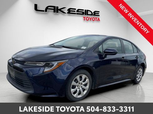 Used 2024 Toyota Corolla LE image 3