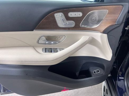 Used 2021 Mercedes-Benz GLS 450 4MATIC image 30
