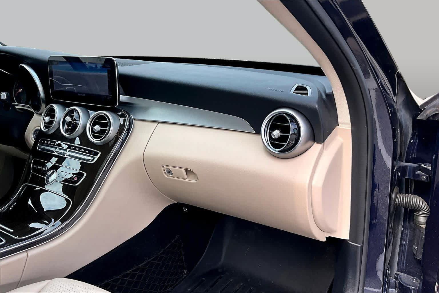 Used 2019 Mercedes-Benz C 300 4MATIC Sedan image 19