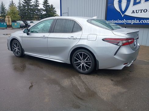 Used 2021 Toyota Camry SE FWD image 13