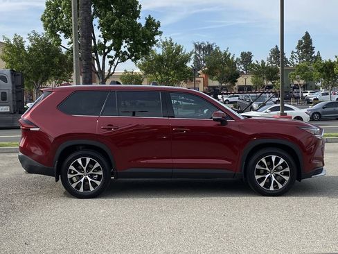 Certified 2026 Toyota Grand Highlander AWD Hybrid image 37