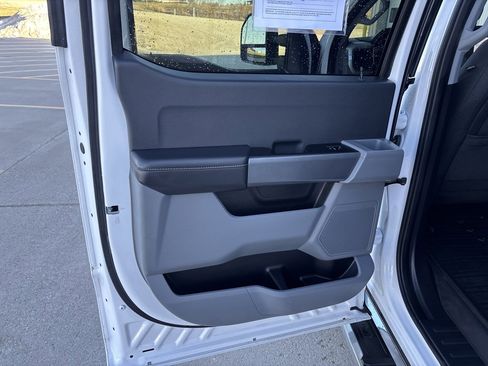 Used 2023 Ford F150 XLT w/ XTR Package image 27