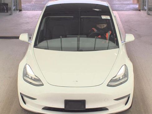 Used 2018 Tesla Model 3 Long Range image 3