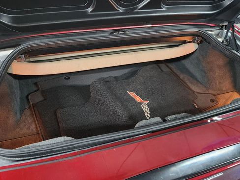 Used 2007 Chevrolet Corvette Convertible w/ Preferred Equipment Group image 65