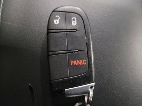 Used 2020 Jeep Grand Cherokee Laredo AWD/4WD image 32