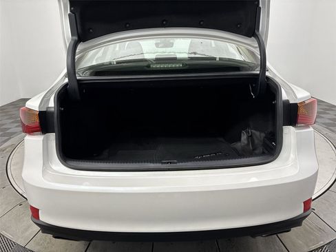 Used 2018 Lexus IS 300 AWD image 21