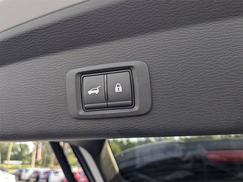 New 2025 Mitsubishi Outlander SE image 14