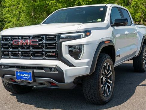 Used 2024 GMC Canyon AT4 w/ AT4 Premium Package AWD/4WD image 2