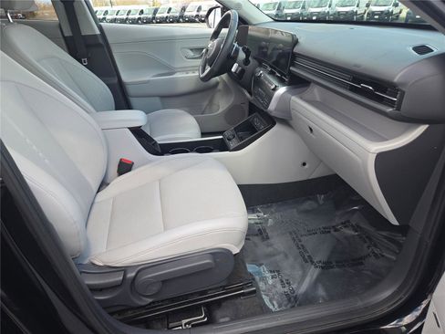 Used 2024 Hyundai Kona Limited AWD/4WD image 7