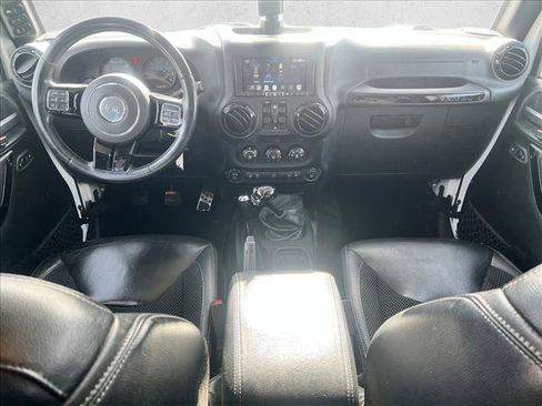 Used 2017 Jeep Wrangler Unlimited Sahara image 18