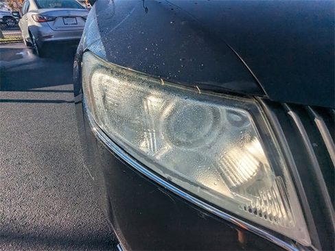 Used 2014 Lincoln MKT FWD image 10