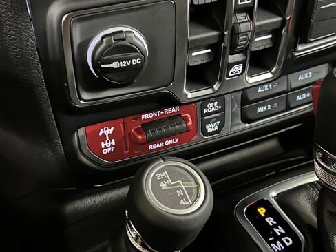 New 2026 Jeep Wrangler Unlimited Rubicon w/ Safety Group image 32