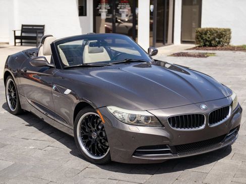 Used 2011 BMW Z4 sDrive30i RWD image 2