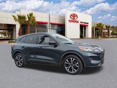 Used 2022 Ford Escape SE w/ SE Sport Appearance Package