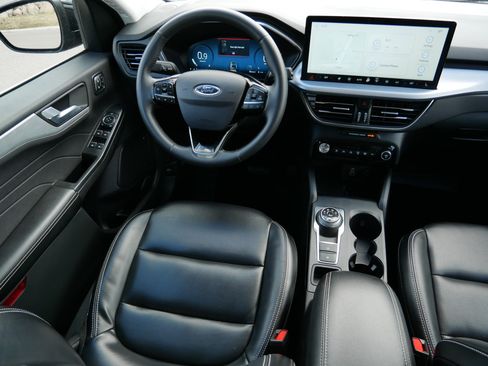 Used 2024 Ford Escape Platinum AWD/4WD image 8