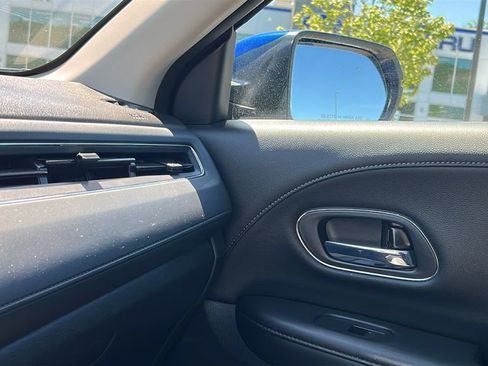 Used 2021 Honda HR-V EX-L image 18