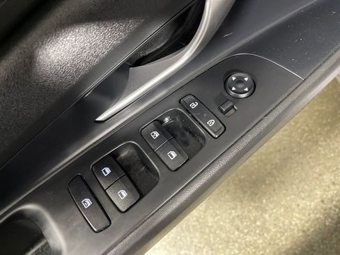 Used 2022 Hyundai Elantra SEL w/ Cargo Package FWD image 18