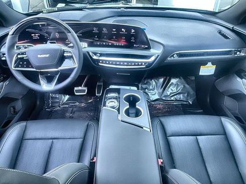 New 2026 Cadillac Lyriq V image 21