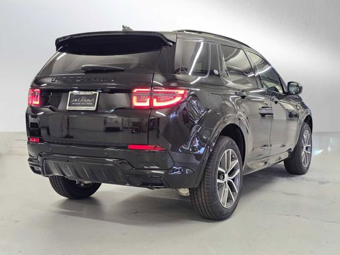 New 2025 Land Rover Discovery Sport Dynamic SE image 5