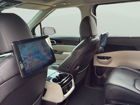 Used 2022 Kia Carnival SX Prestige FWD image 36