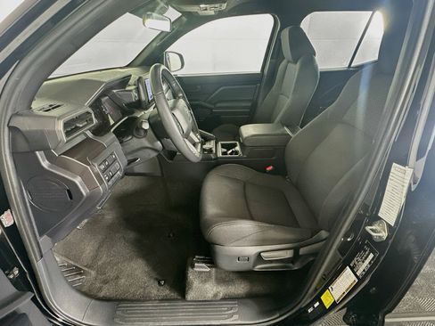 Used 2025 Toyota 4Runner SR5 AWD/4WD image 13