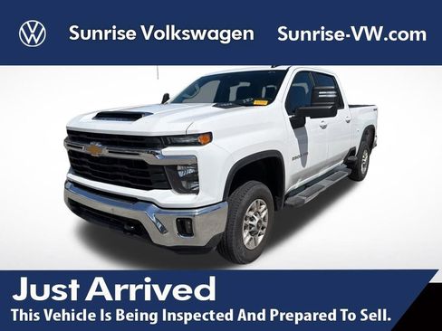 Used 2025 Chevrolet Silverado 2500 LT w/ Convenience Package image 1