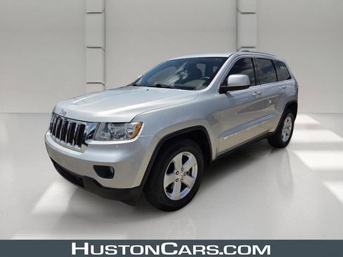 Used 2011 Jeep Grand Cherokee Laredo RWD image 1