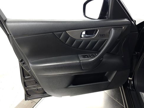 Used 2016 INFINITI QX70 AWD w/ Premium Package image 16