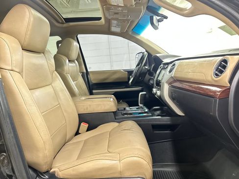 Used 2015 Toyota Tundra Limited w/ Limited Premium Package AWD/4WD image 28