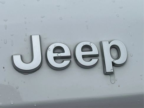 Used 2024 Jeep Grand Cherokee Limited w/ Trailer Tow Package AWD/4WD image 36