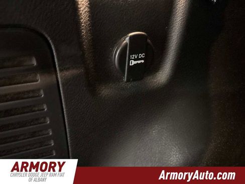 Used 2016 Jeep Renegade Latitude image 27