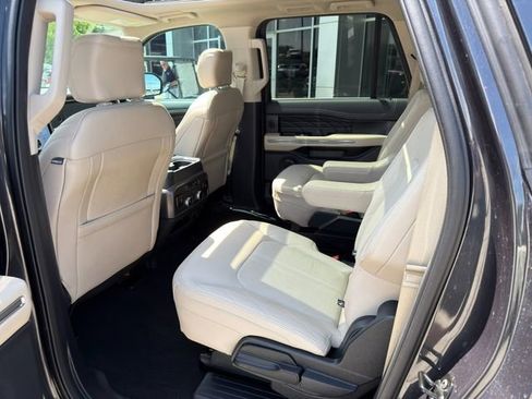 Used 2024 Ford Expedition Max Platinum AWD/4WD image 14