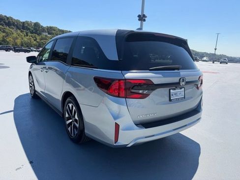 Certified 2026 Honda Odyssey EX-L image 9