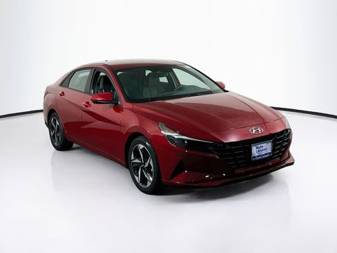Used 2023 Hyundai Elantra SEL w/ Convenience Package FWD image 3