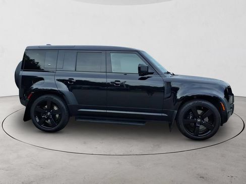 Used 2024 Land Rover Defender 110 V8 AWD/4WD image 4