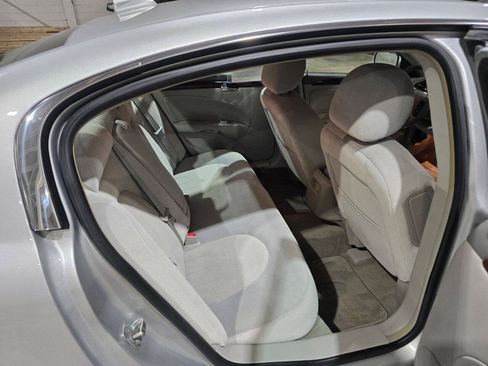 Used 2011 Buick Lucerne CX FWD image 31
