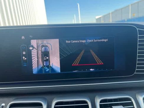 Used 2026 Mercedes-Benz GLS 450 4MATIC image 33