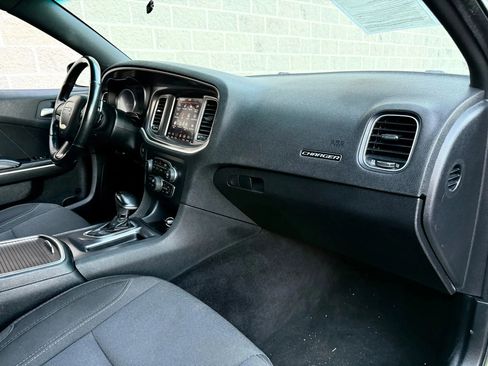 Used 2019 Dodge Charger SXT w/ Cold Weather Package image 18
