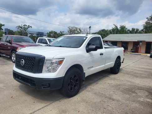 Used 2019 Nissan Titan S RWD image 1