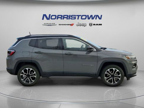 Certified 2022 Jeep Compass Limited image 7