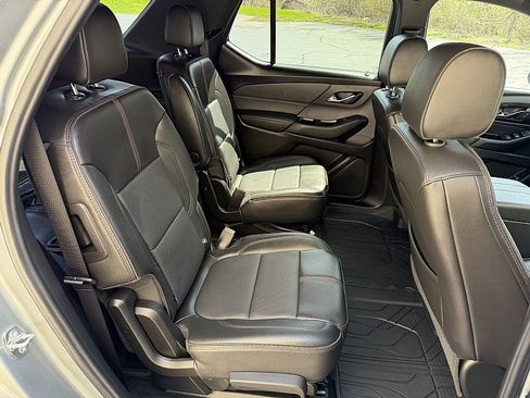 Used 2023 Chevrolet Traverse RS w/ LPO, Floor Liner Package FWD image 13