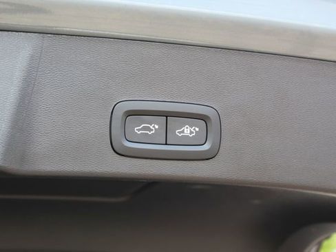 Certified 2023 Volvo XC40 B5 Plus w/ Climate Package AWD/4WD image 6