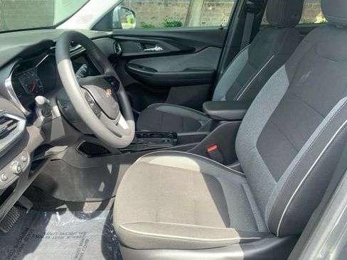 Used 2023 Chevrolet TrailBlazer LT w/ Convenience Package AWD/4WD image 11