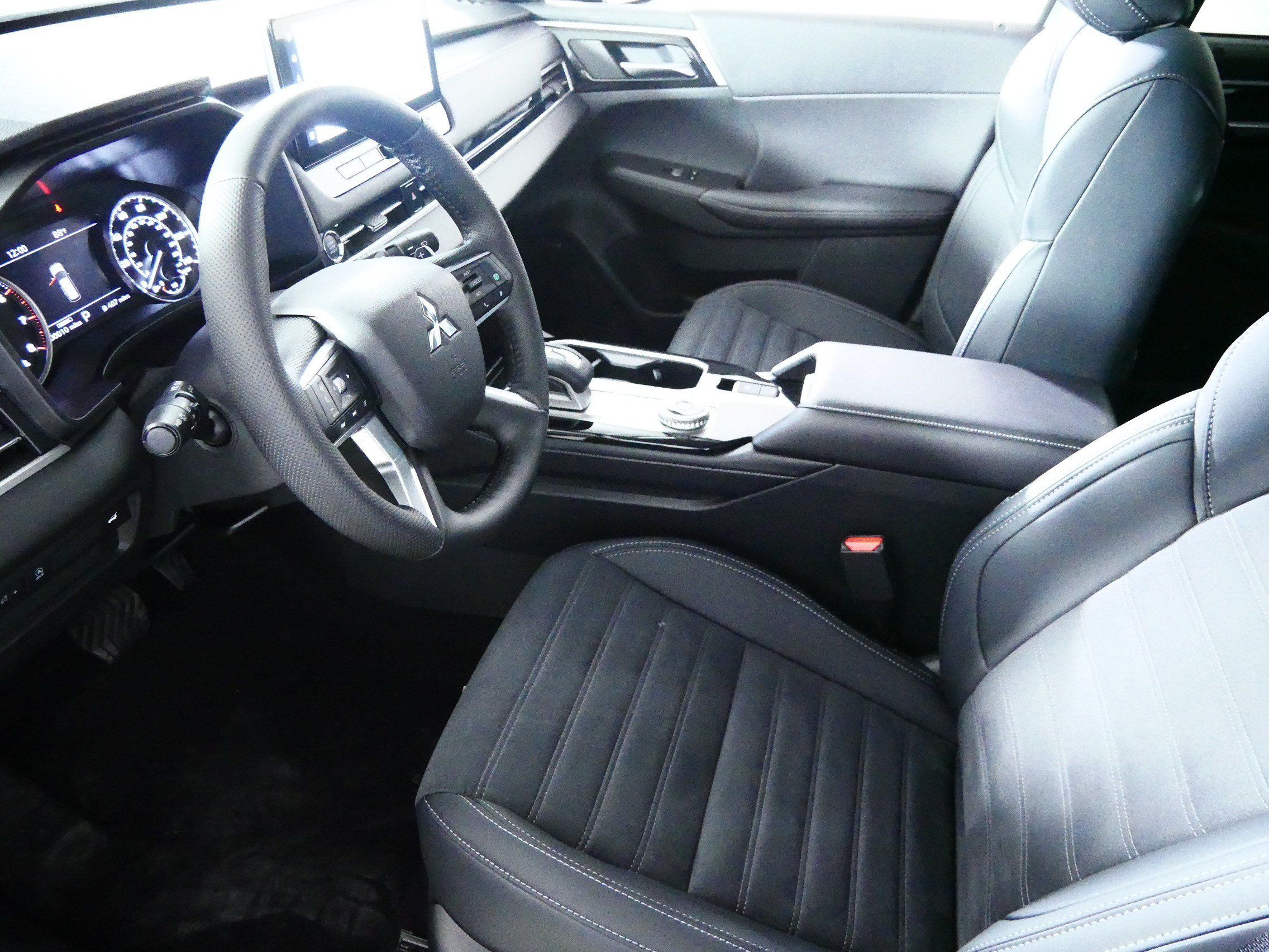New 2026 Mitsubishi Outlander SE AWD/4WD image 4