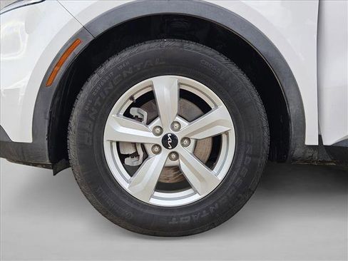 Used 2022 Kia Sorento LX image 25