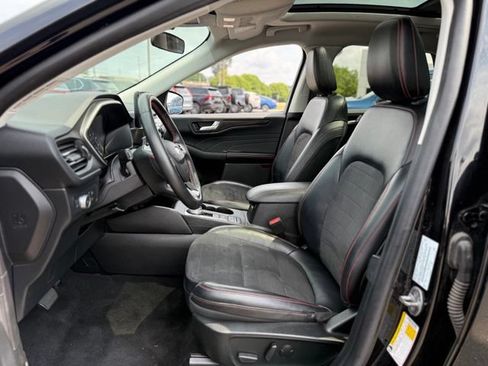 Certified 2022 Ford Escape SEL w/ SEL Stealth AWD Package image 13