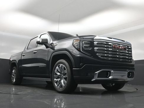 Used 2023 GMC Sierra 1500 Denali w/ Denali Reserve Package AWD/4WD image 32