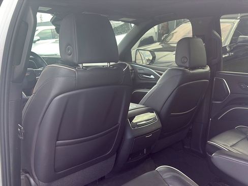 Used 2022 Cadillac Escalade ESV Premium Luxury AWD/4WD image 26